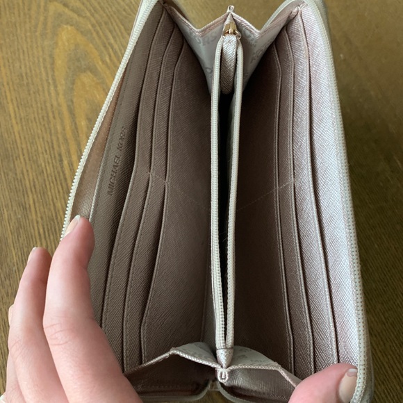 Rose Gold Michael Kors Wallet - Picture 7 of 7